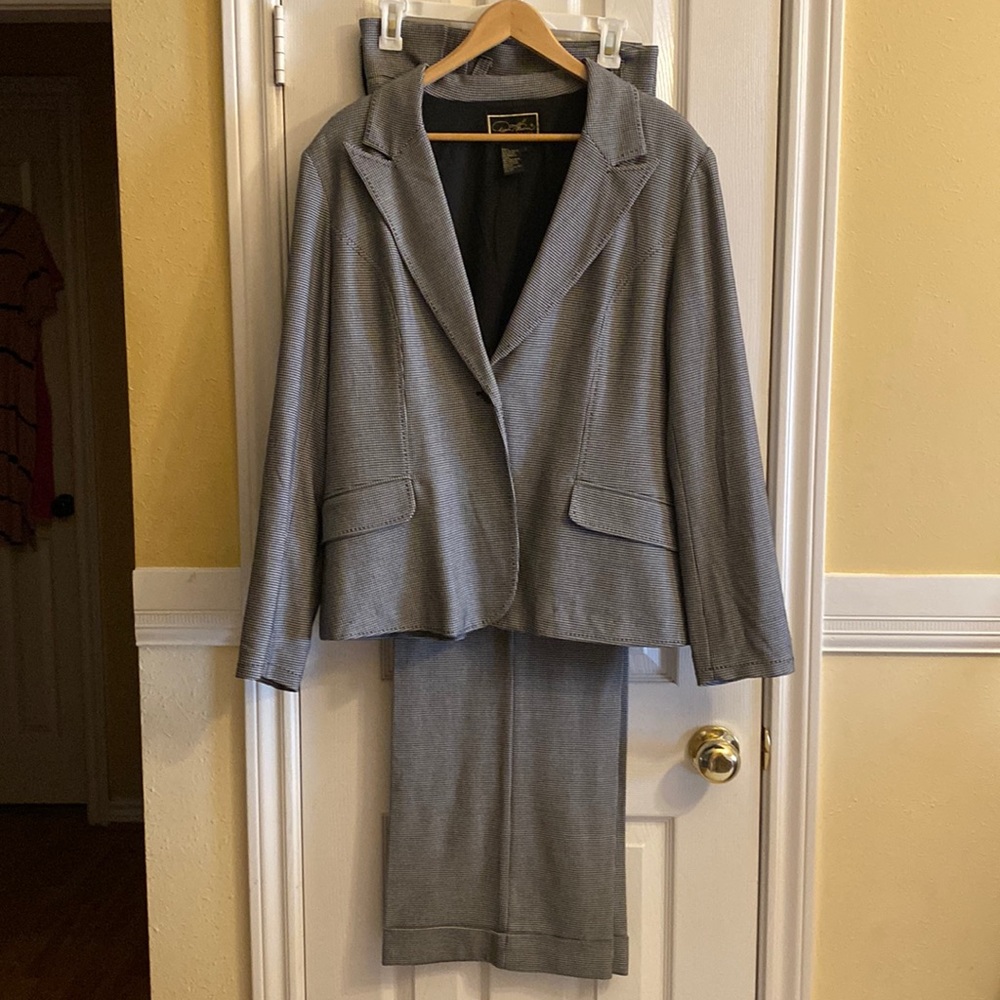 Diane Gilman 2 piece suit; Houndstooth; Tall; Perfect condition.